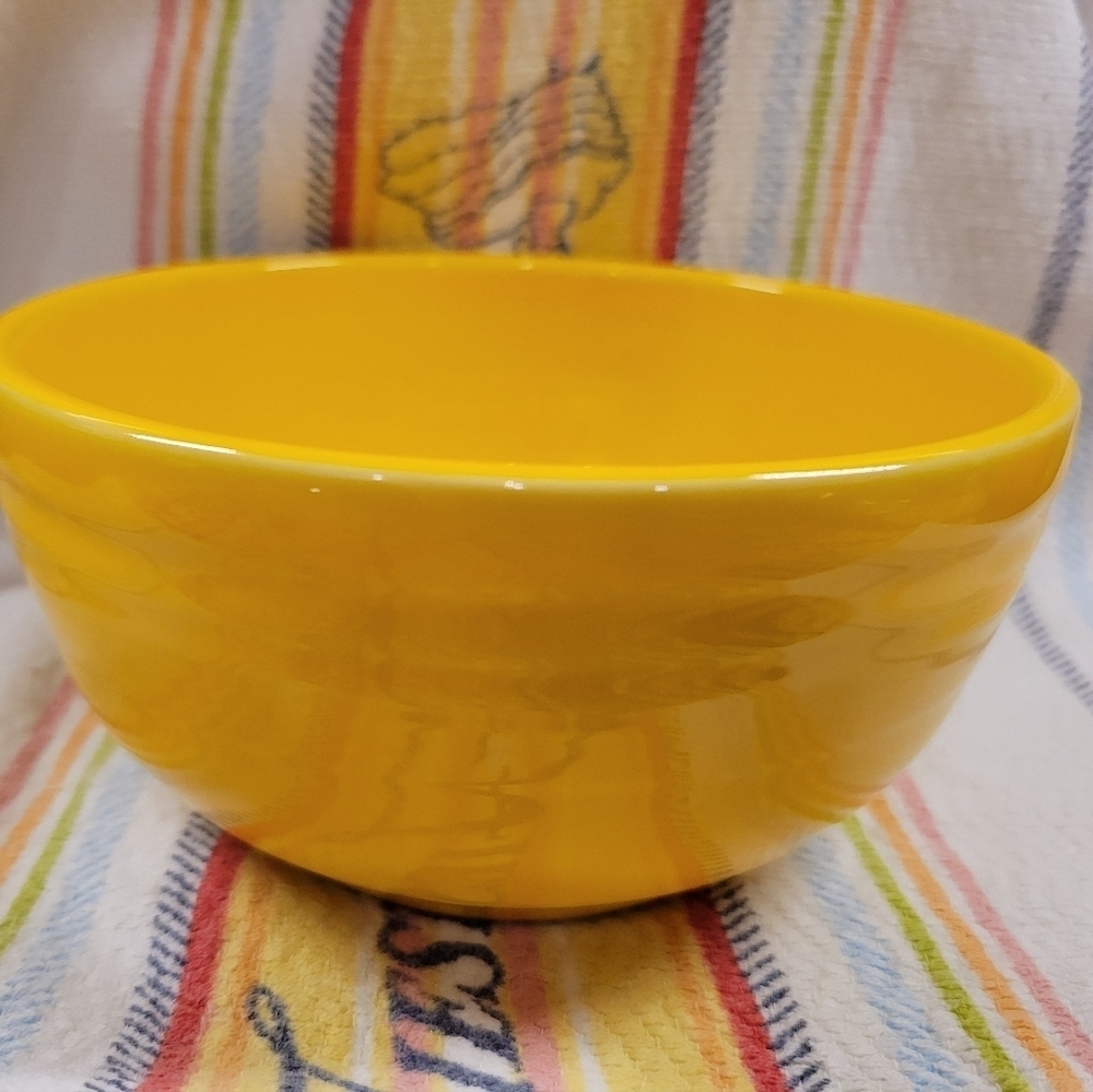 Bistro Coupe 5 1/2 Inch Cereal Bowl 22 OZ Daffodil